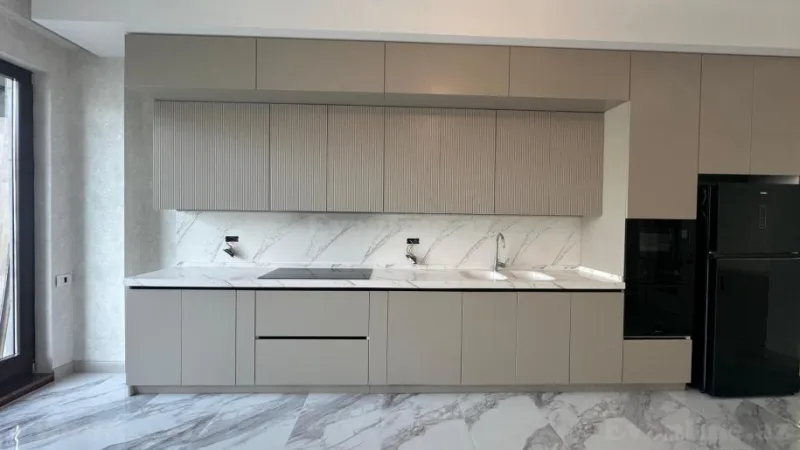 Kirayə verilir 4 otaqlı Mənzil Yeni tikili 220 m² Sahil m. - şəkil 3