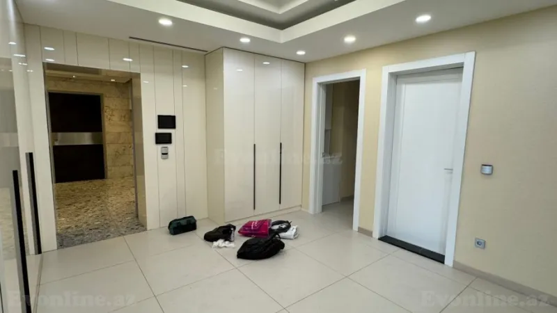 Kirayə verilir 4 otaqlı Mənzil Yeni tikili 250 m² İçərişəhər m. - şəkil 25
