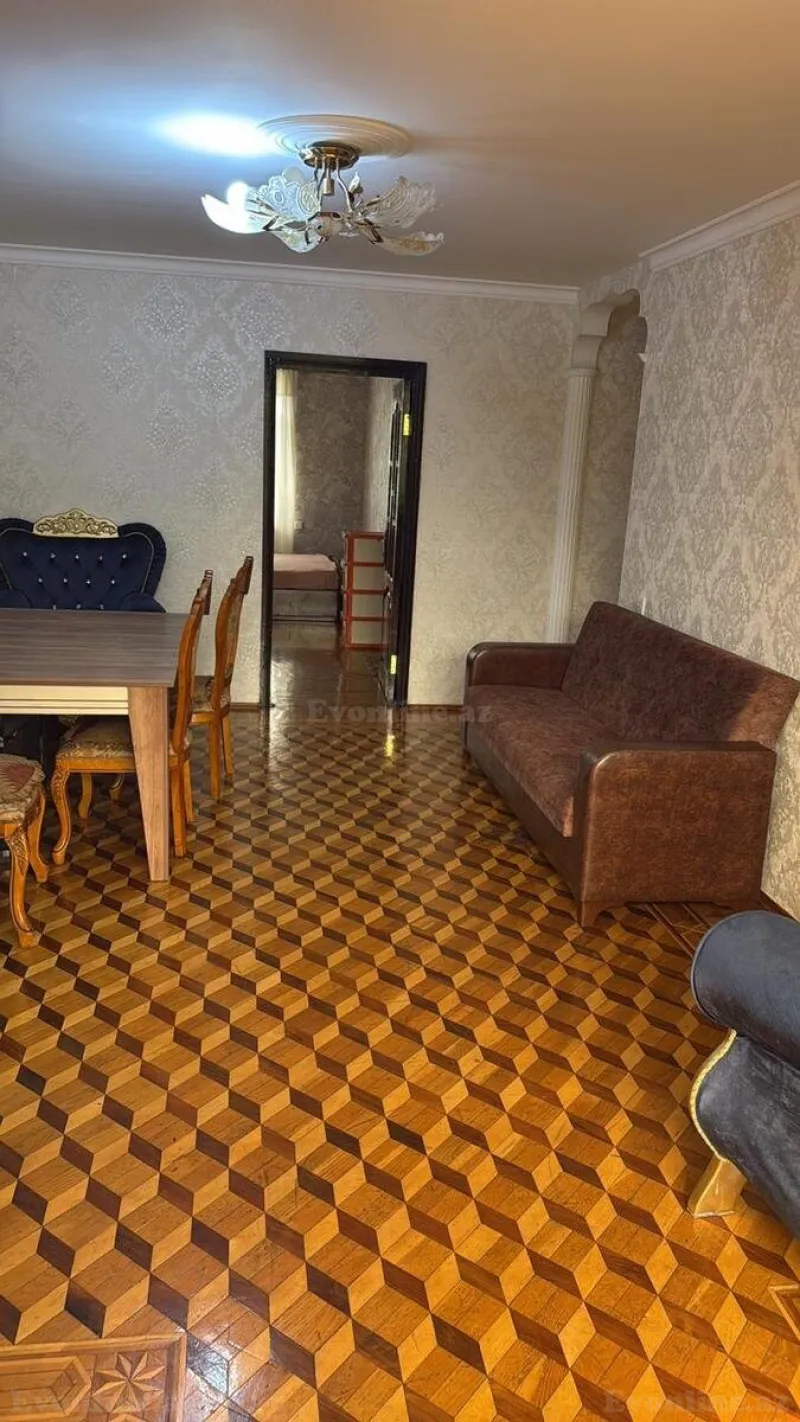 3 otaqlı Mənzil 90 m² 8 Noyabr m. Kirayə verilir