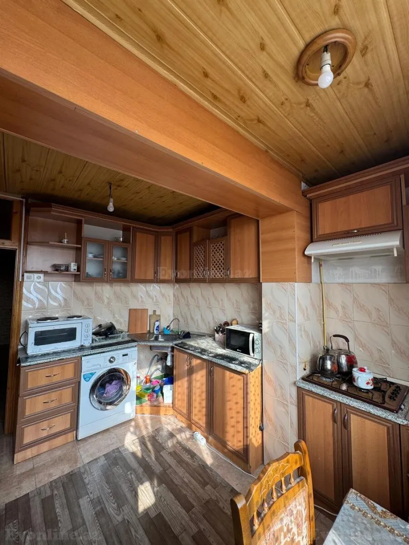 Satılır 5 otaqlı Mənzil Köhnə tikili 100 m² Əhmədli m. - şəkil 17