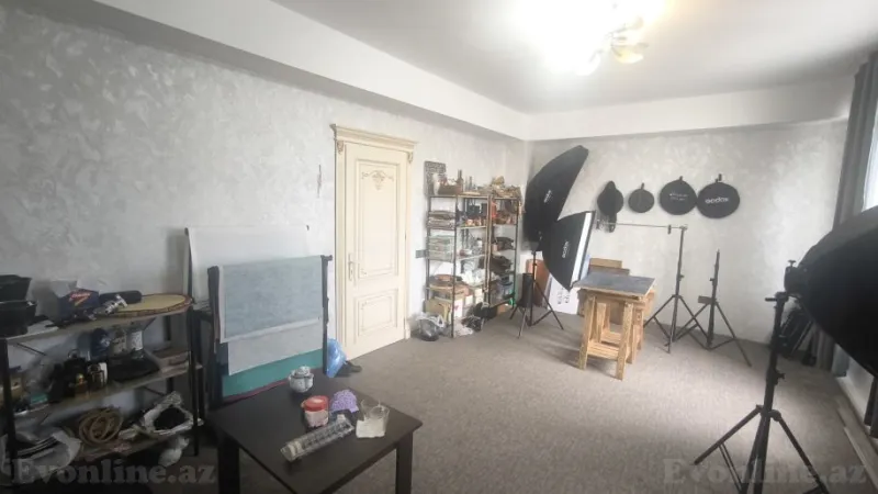 1 otaqlı Ofis 24 m² Azadlıq prospekti m. Kirayə verilir