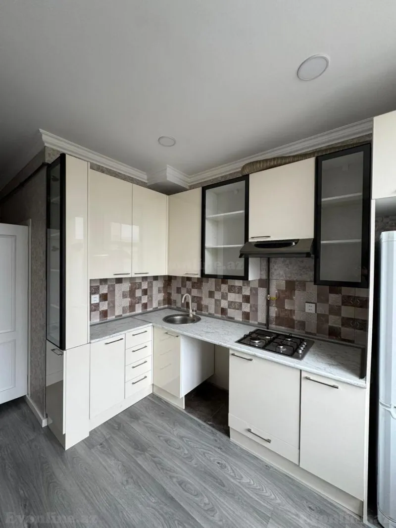 Satılır 3 otaqlı Mənzil Köhnə tikili 80 m² Nəsimi r. - şəkil 9