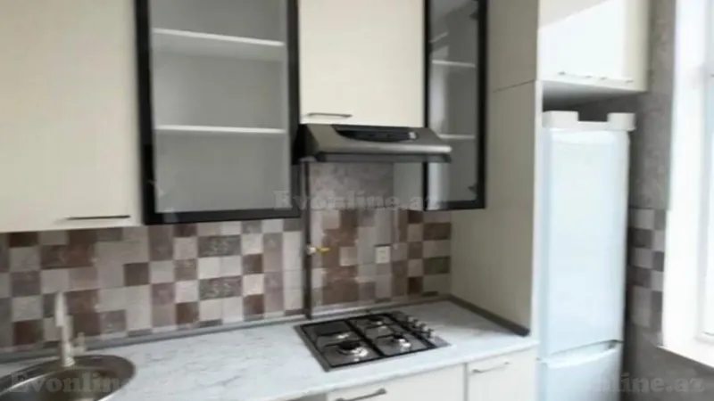 Satılır 3 otaqlı Mənzil Köhnə tikili 75 m² Nərimanov r. - şəkil 3