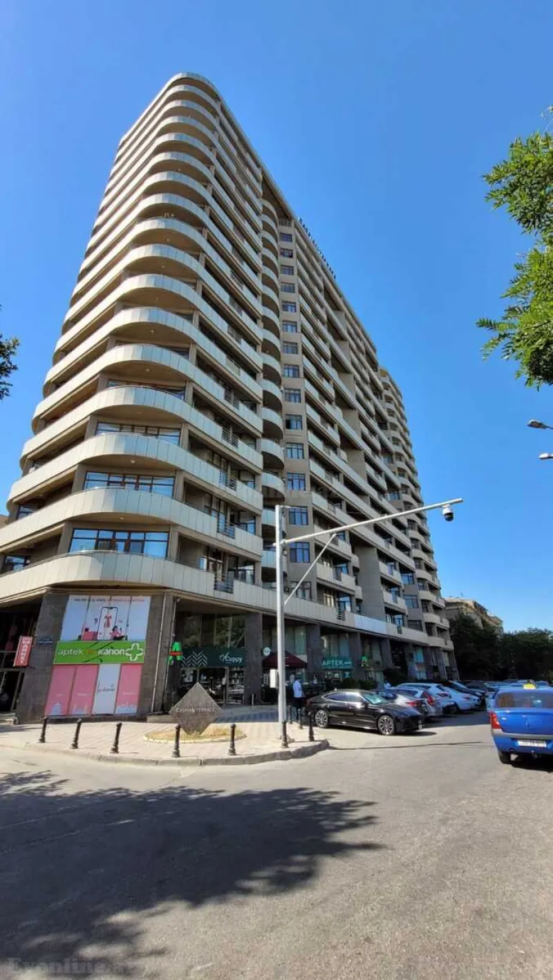 4 otaqlı Mənzil 196 m² Elmlər Akademiyası m. Satılır