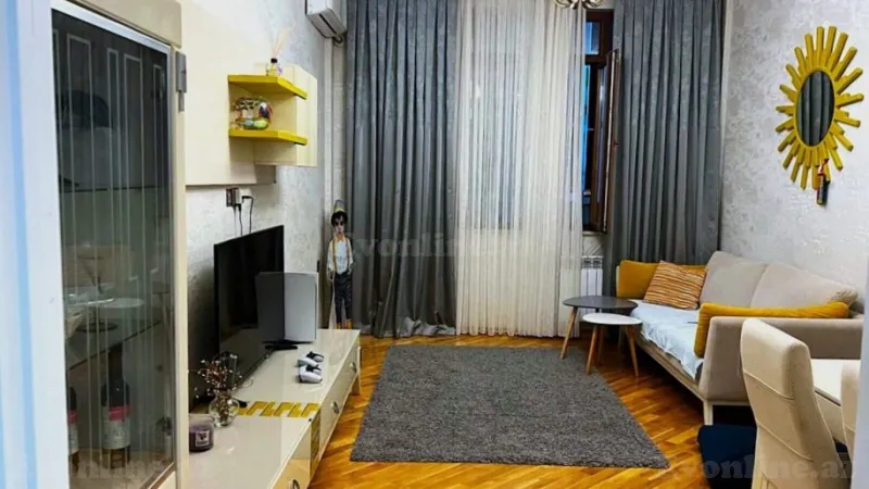 3 otaqlı Mənzil 96 m² 8 Noyabr m. Satılır