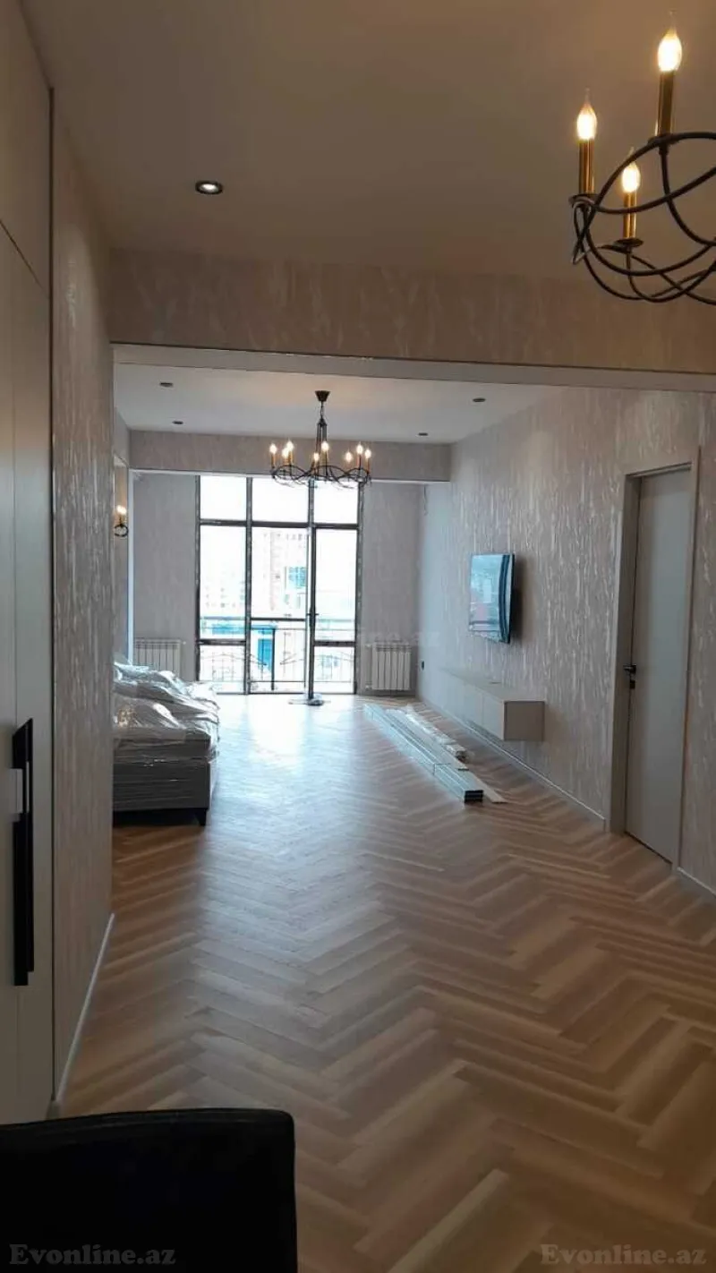 3 otaqlı Mənzil 100 m² 2-ci mikrorayon Kirayə verilir