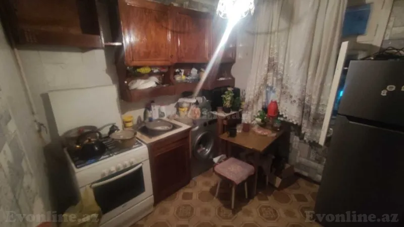 Satılır 1 otaqlı Mənzil Köhnə tikili 35 m² Elmlər Akademiyası m.