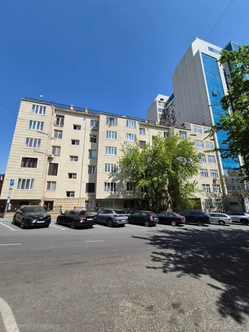 Satılır 3 otaqlı Mənzil Köhnə tikili 75 m² Nizami m. - şəkil 2