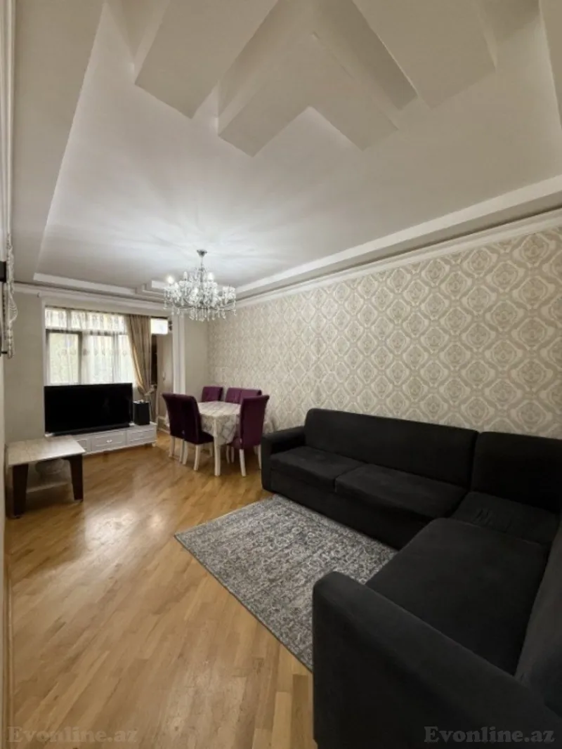3 otaqlı Mənzil 90 m² 8-ci mikrorayon Satılır