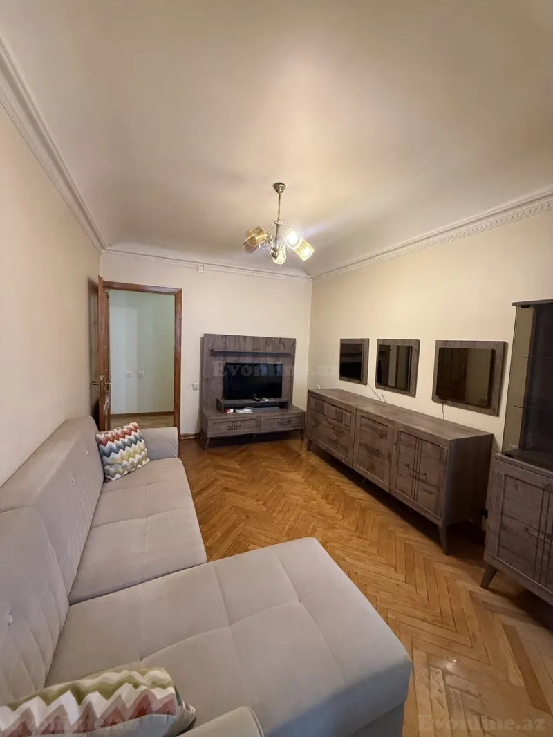 Satılır 3 otaqlı Mənzil Köhnə tikili 75 m² Nizami m. - şəkil 2