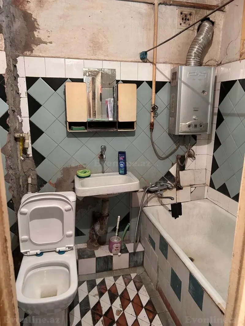 Satılır 3 otaqlı Mənzil Köhnə tikili 70 m² Qara Qarayev m. - şəkil 3
