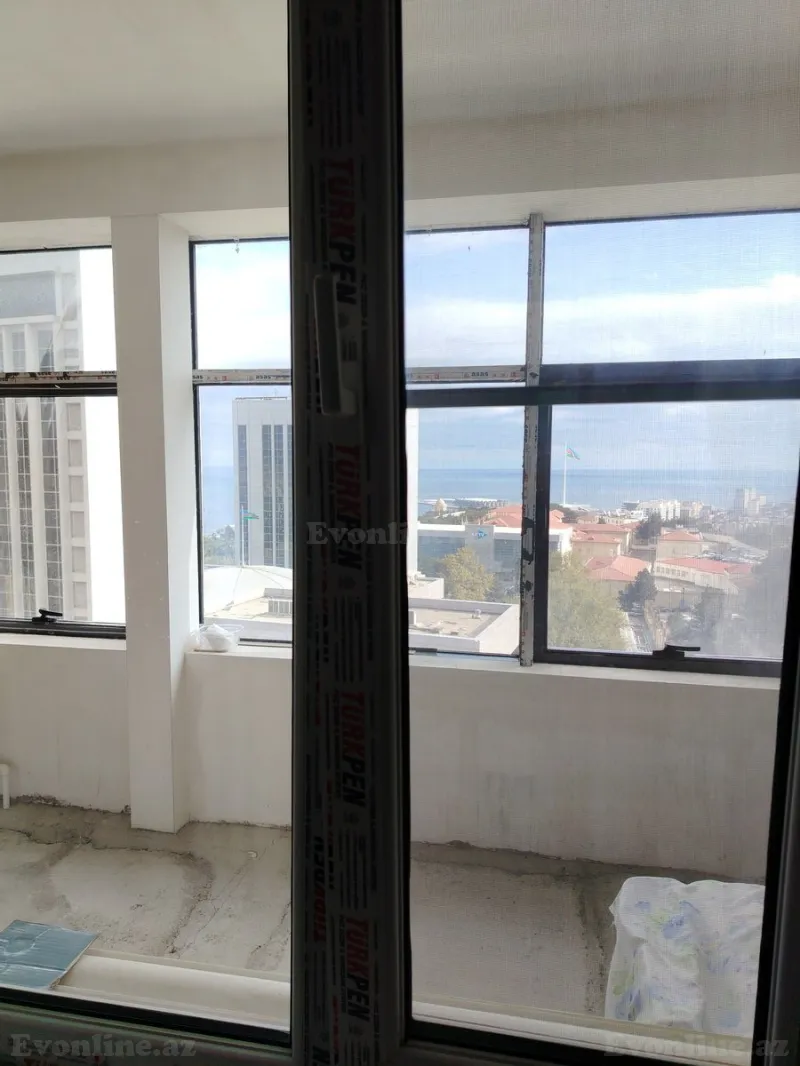Satılır 4 otaqlı Mənzil Köhnə tikili 175 m² Səbail r. - şəkil 4