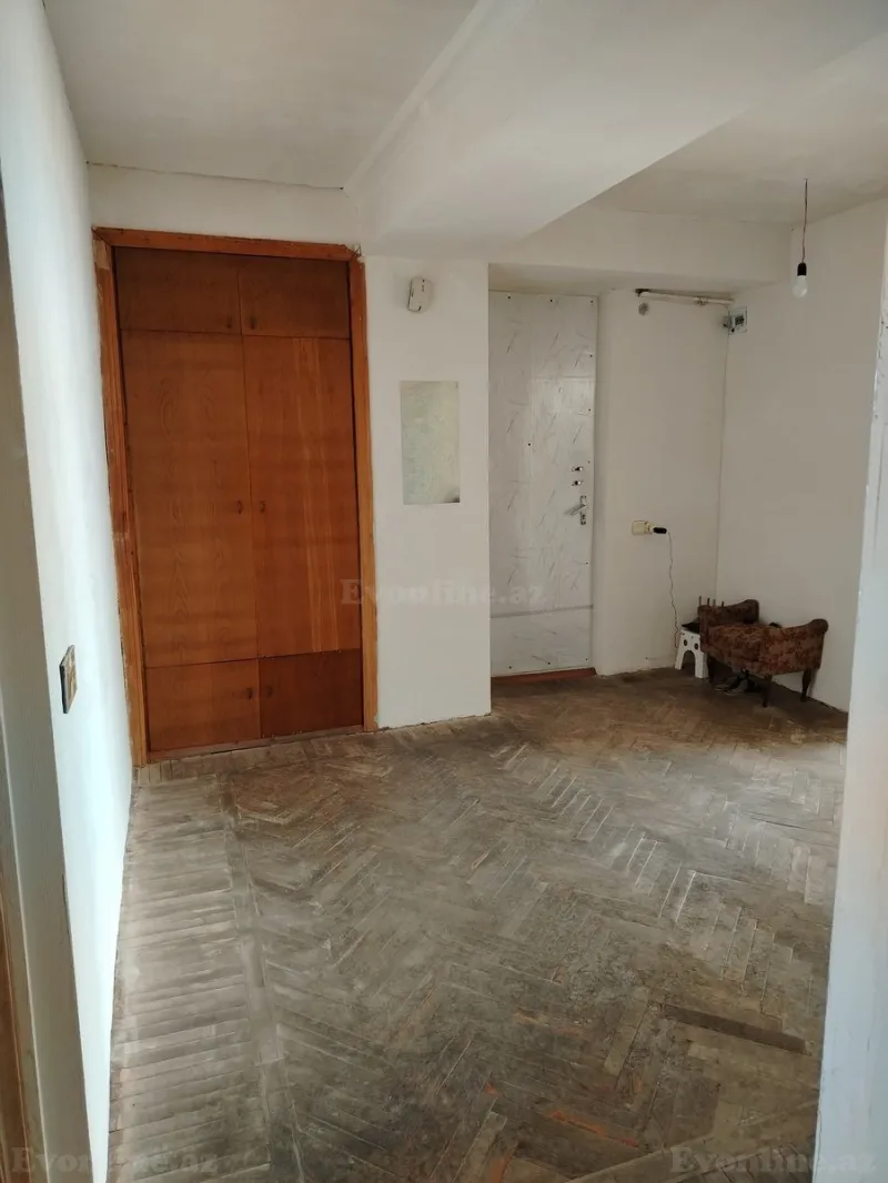 Satılır 4 otaqlı Mənzil Köhnə tikili 175 m² Səbail r. - şəkil 5