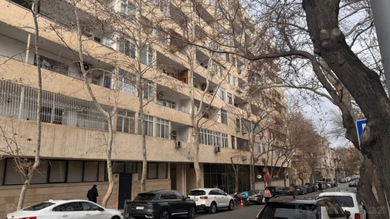 2 otaqlı Mənzil 65 m² İçərişəhər m. Kirayə verilir