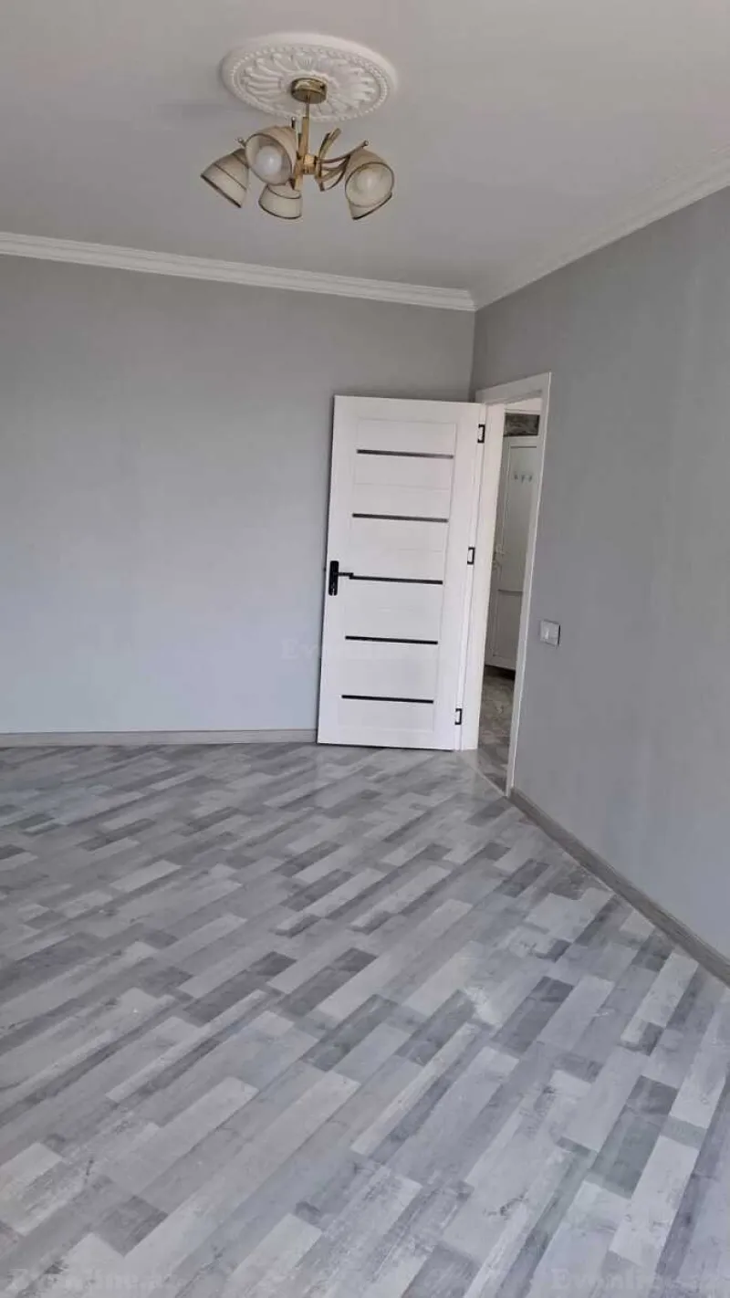 Satılır 2 otaqlı Mənzil Köhnə tikili 45 m² Xətai r. - şəkil 5