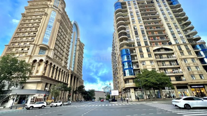 4 otaqlı Mənzil 325 m² Elmlər Akademiyası m. Satılır