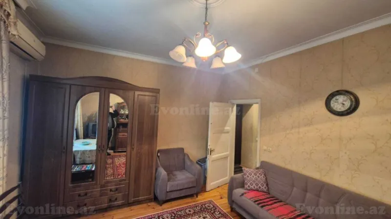 Satılır 2 otaqlı Mənzil Köhnə tikili 50 m² Nəsimi r. - şəkil 2