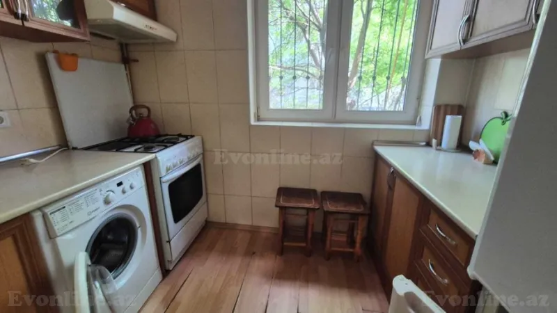 Satılır 2 otaqlı Mənzil Köhnə tikili 50 m² Nəsimi r. - şəkil 4