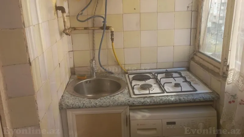 Kirayə verilir 1 otaqlı Mənzil Köhnə tikili 50 m² İnşaatçılar m. - şəkil 4