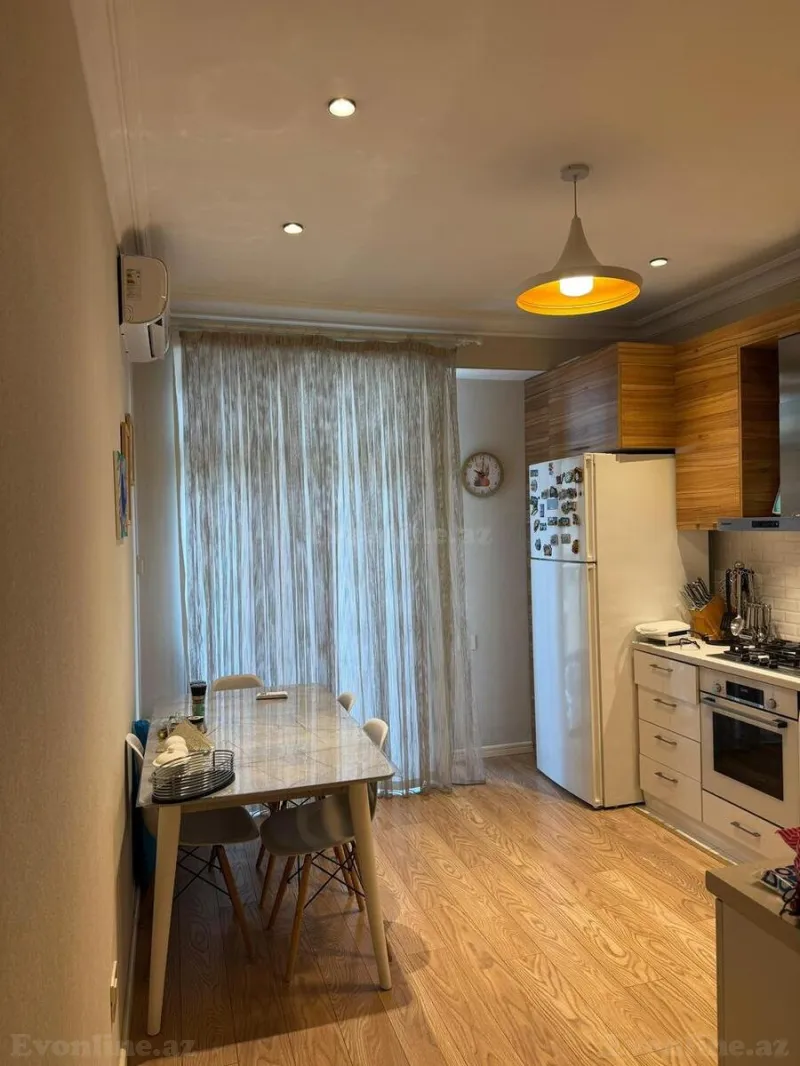 Satılır 2 otaqlı Mənzil Yeni tikili 100 m² 8 Noyabr m. - şəkil 4