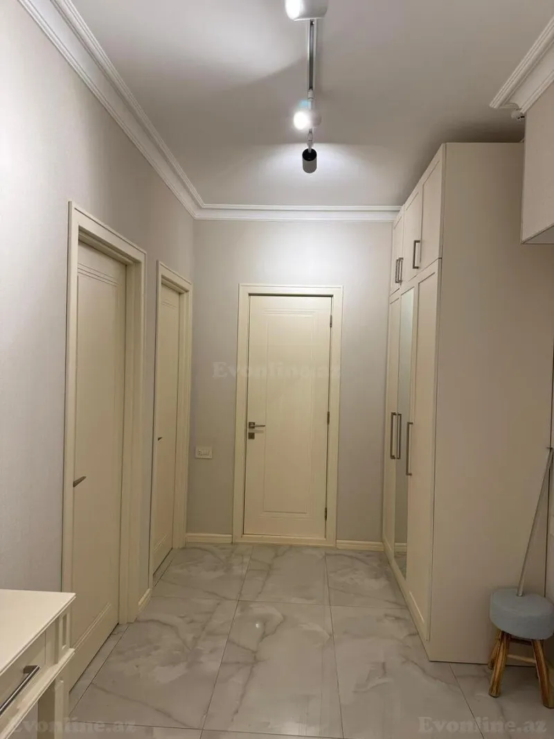 Satılır 2 otaqlı Mənzil Yeni tikili 100 m² 8 Noyabr m. - şəkil 7