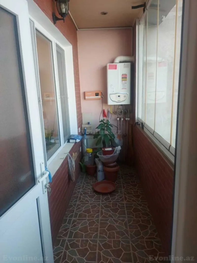 Satılır 3 otaqlı Mənzil Köhnə tikili 80 m² Nərimanov r. - şəkil 2