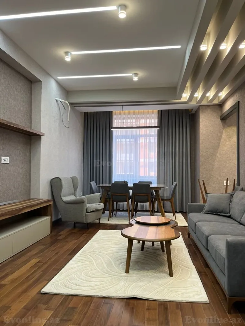 3 otaqlı Mənzil 120 m² 8 Noyabr m. Kirayə verilir