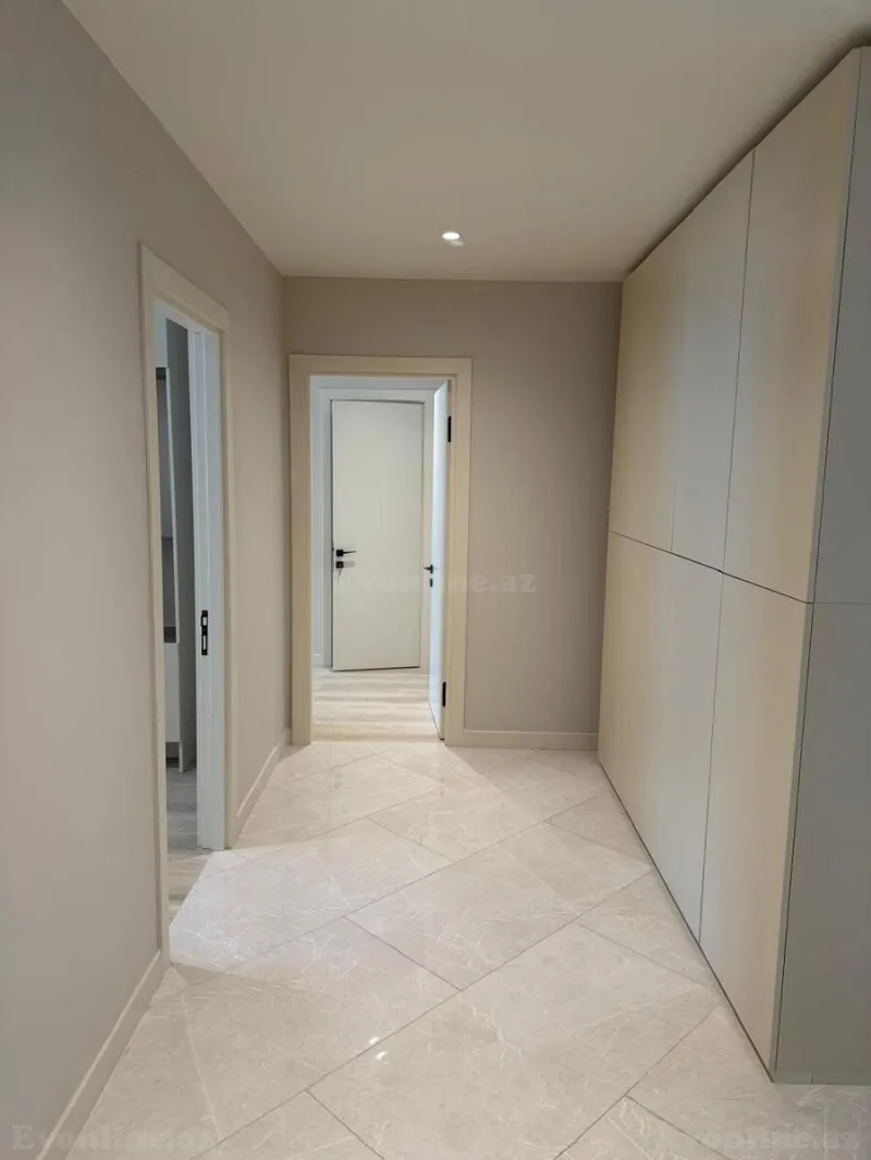 Kirayə verilir 3 otaqlı Mənzil Yeni tikili 140 m² Sabunçu r. - şəkil 9