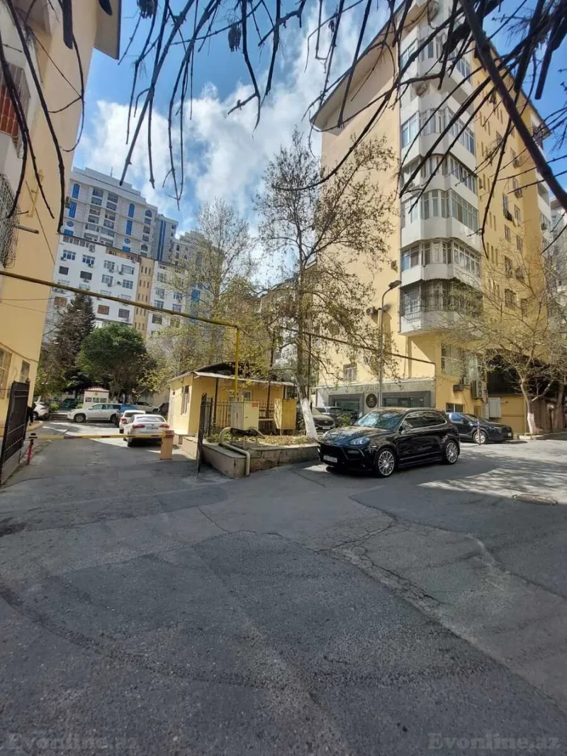 4 otaqlı Mənzil 188 m² Yasamal Satılır