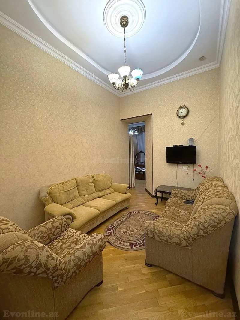 2 otaqlı Mənzil 65 m² Sahil m. Kirayə verilir