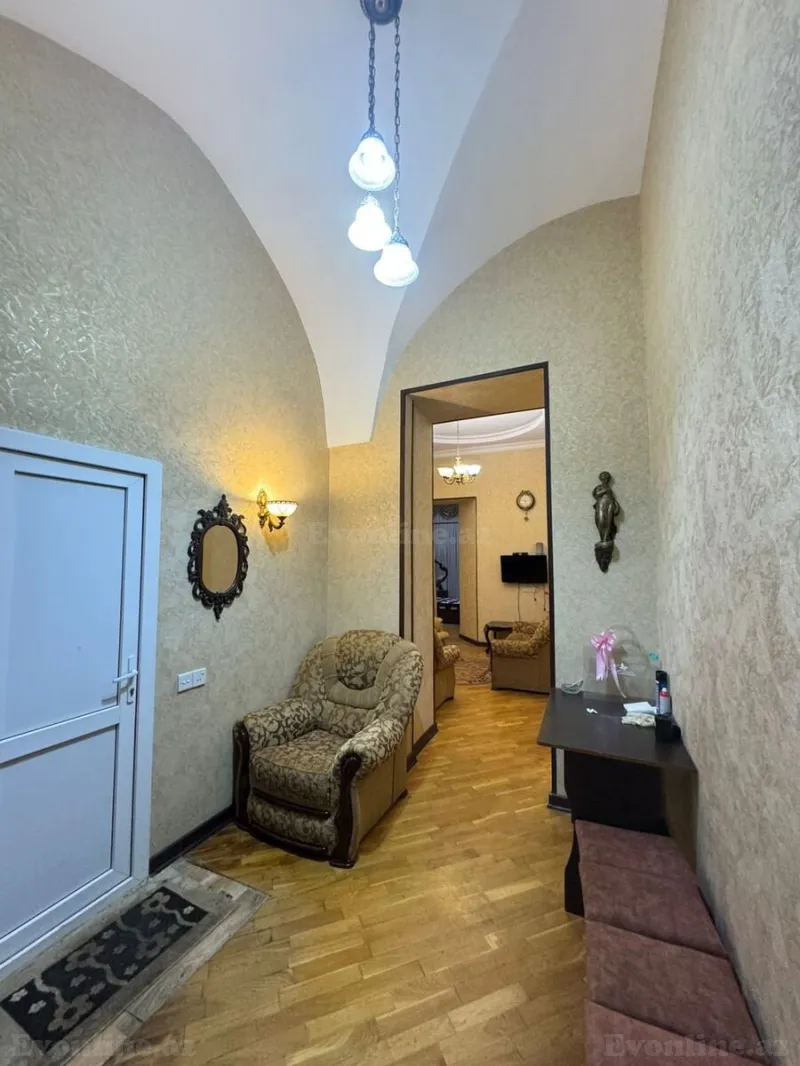 Kirayə verilir 2 otaqlı Mənzil Köhnə tikili 65 m² Sahil m. - şəkil 2