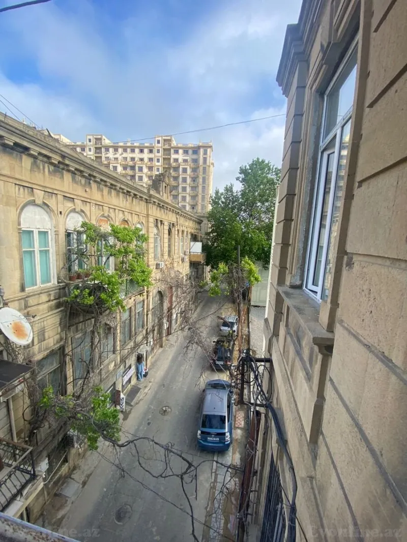 Satılır 4 otaqlı Mənzil Köhnə tikili 110 m² İçərişəhər m.