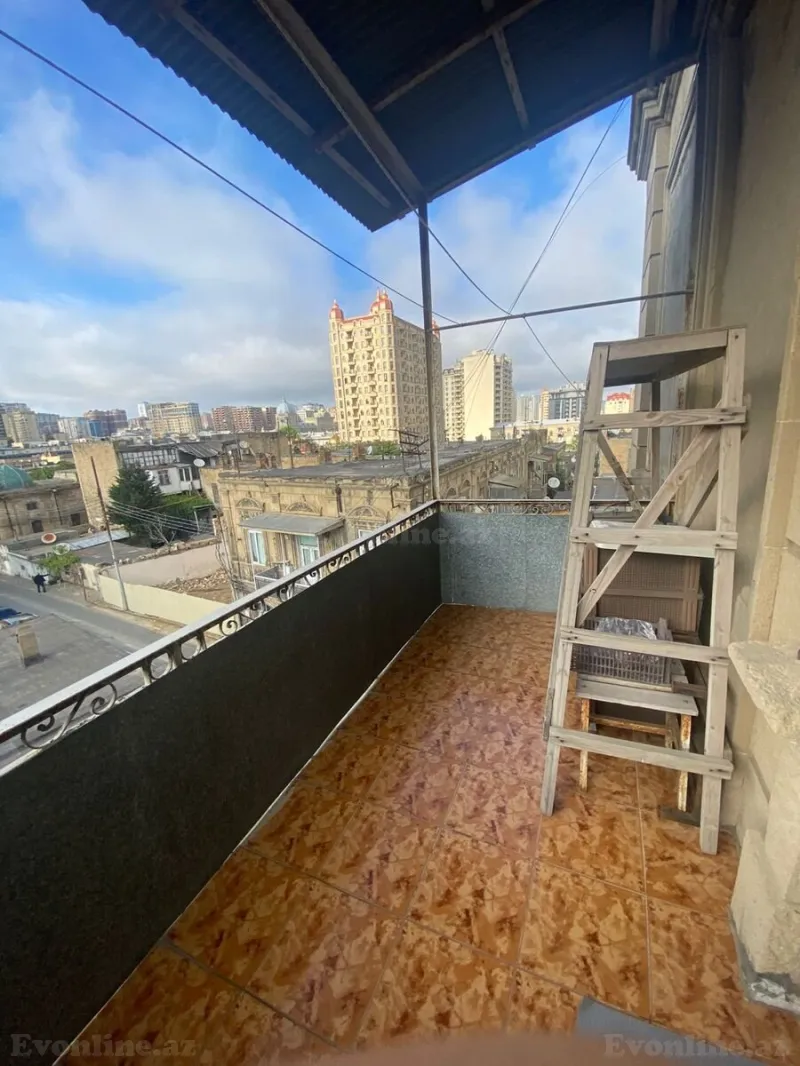 Satılır 4 otaqlı Mənzil Köhnə tikili 110 m² İçərişəhər m. - şəkil 20