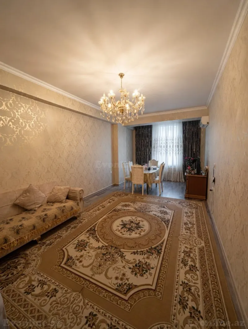 3 otaqlı Mənzil 93.5 m² 8 Noyabr m. Satılır