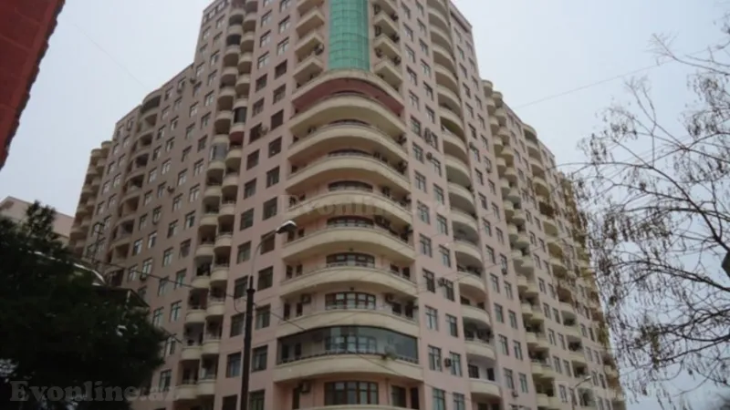 4 otaqlı Mənzil 247 m² 28 May m. Satılır