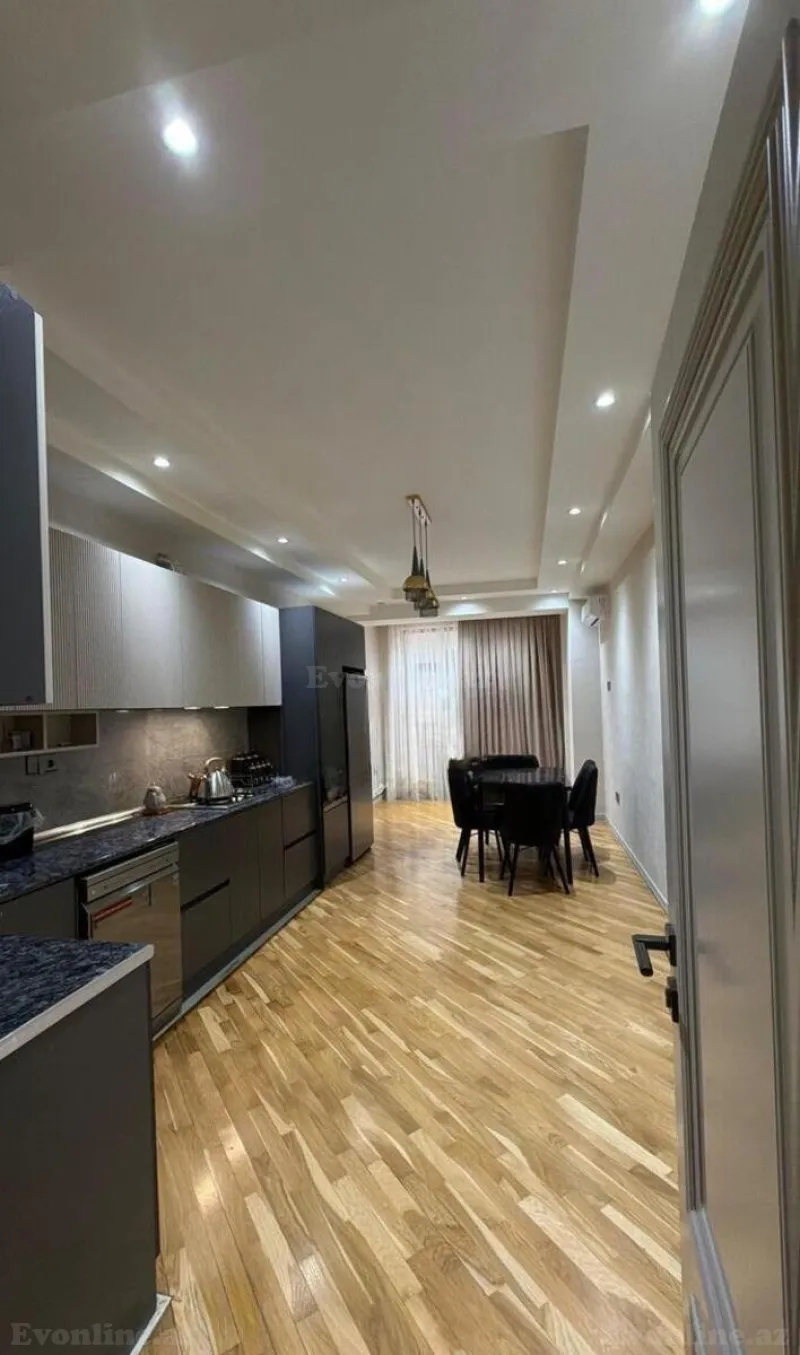 Satılır 4 otaqlı Mənzil Yeni tikili 247 m² 28 May m. - şəkil 6
