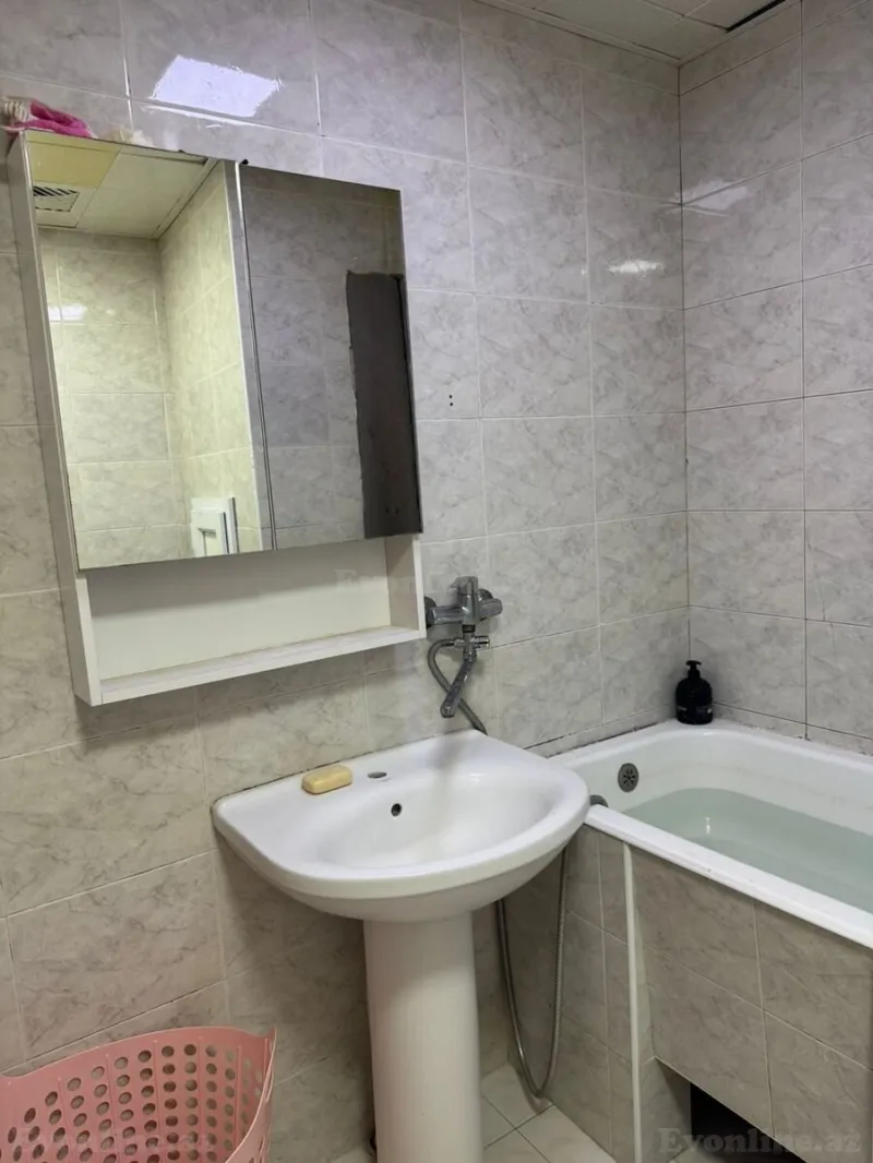 Kirayə verilir 3 otaqlı Mənzil Köhnə tikili 75 m² Xətai r. - şəkil 8