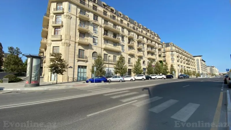 3 otaqlı Mənzil 157 m² Xətai r. Satılır