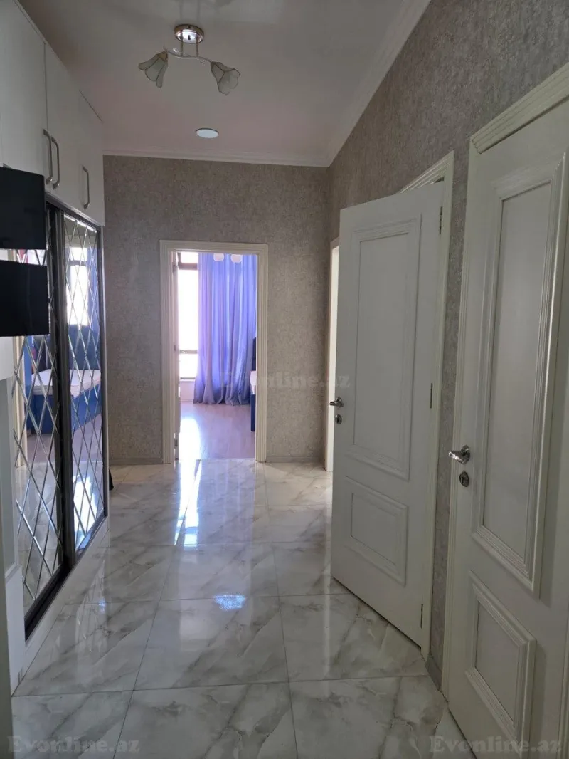 3 otaqlı Mənzil 90 m² 1-ci mikrorayon Kirayə verilir