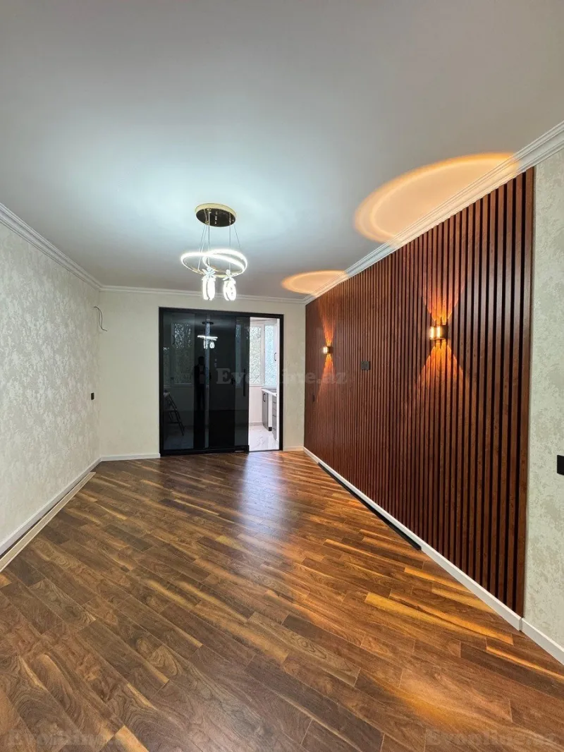 2 otaqlı Mənzil 45 m² 8-ci mikrorayon Satılır