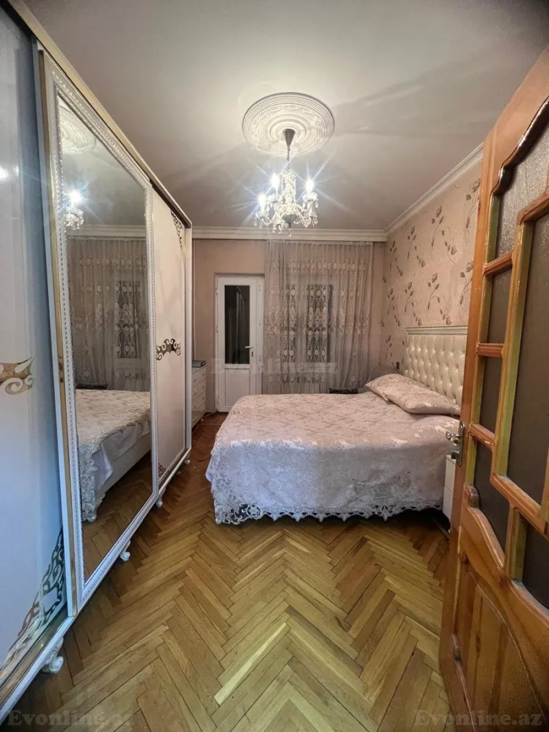 Satılır 2 otaqlı Mənzil Köhnə tikili 65 m² 8-ci mikrorayon - şəkil 5