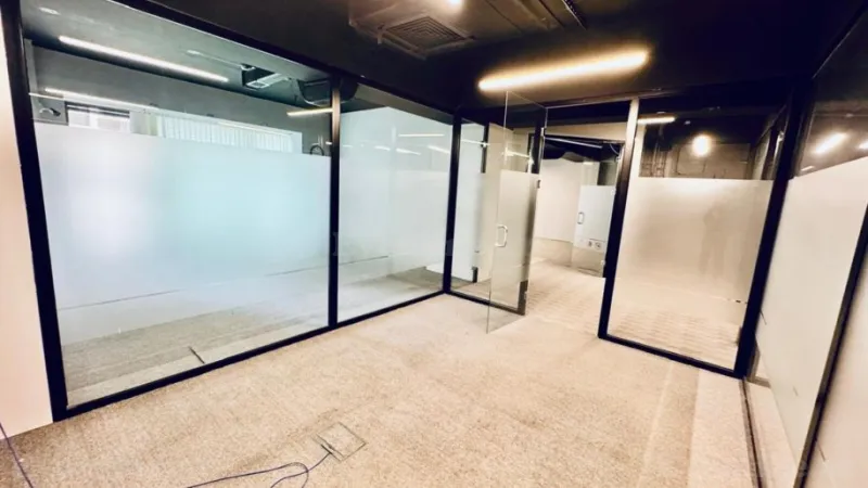 Kirayə verilir Ofis 117 m² Yasamal - şəkil 19