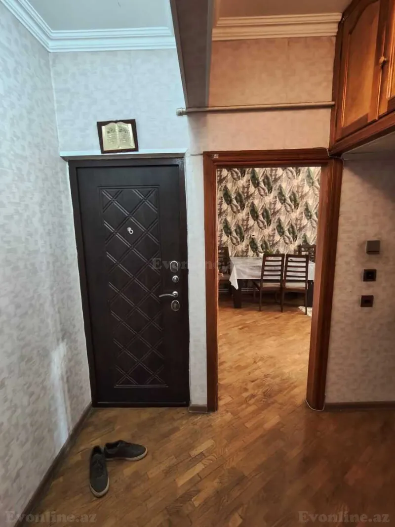 Satılır 3 otaqlı Mənzil Köhnə tikili 60 m² İnşaatçılar m. - şəkil 2