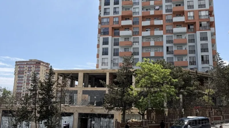 Satılır 2 otaqlı Mənzil Yeni tikili 70 m² 4-cü mikrorayon - şəkil 2