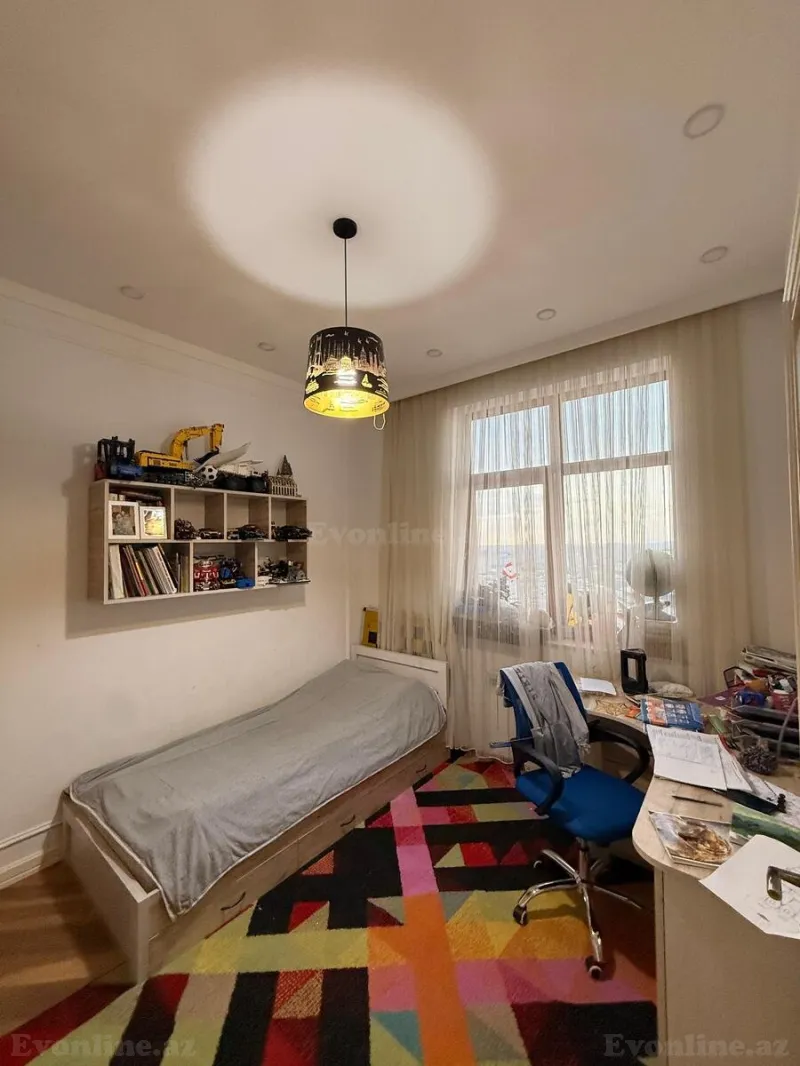 Satılır 4 otaqlı Mənzil Yeni tikili 138 m² Yasamal r. - şəkil 2