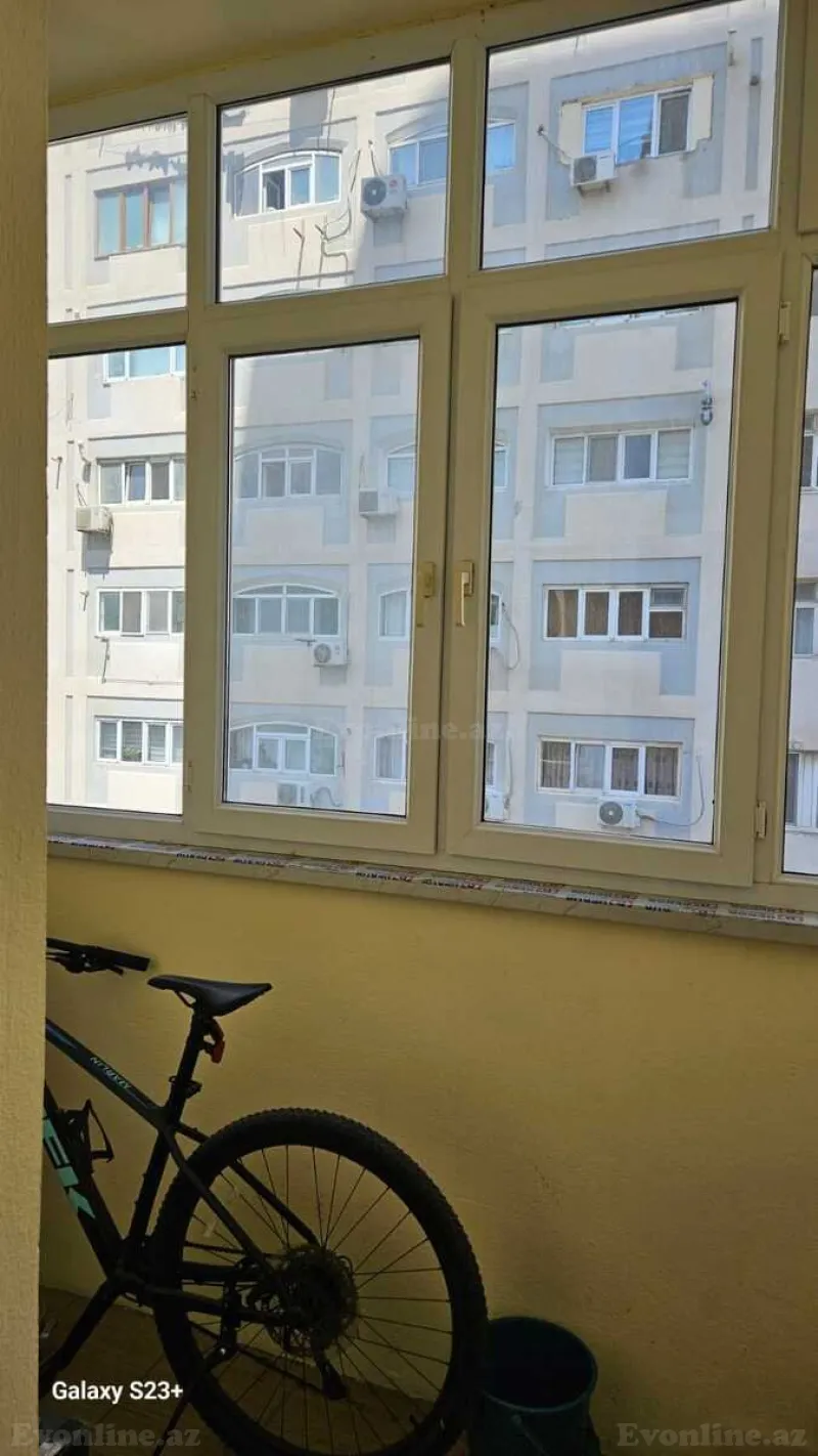 Satılır 2 otaqlı Mənzil Yeni tikili 90 m² Memar Əcəmi m. - şəkil 4