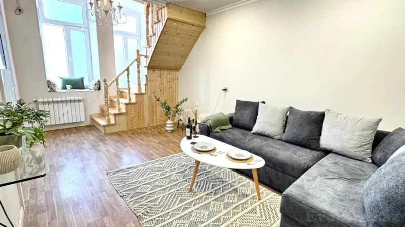 Kirayə verilir 2 otaqlı Mənzil Köhnə tikili 55 m² İçərişəhər m.
