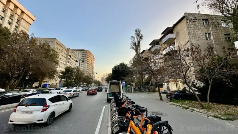 Kirayə verilir 2 otaqlı Mənzil Köhnə tikili 45 m² İnşaatçılar m.