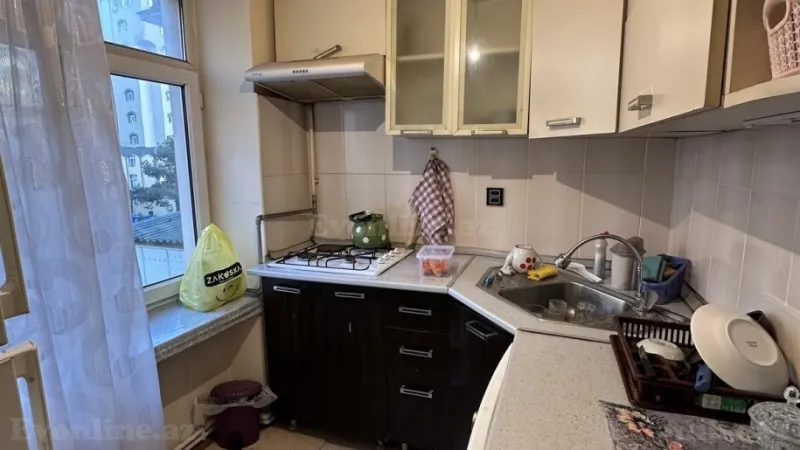 Kirayə verilir 2 otaqlı Mənzil Köhnə tikili 45 m² İnşaatçılar m. - şəkil 3