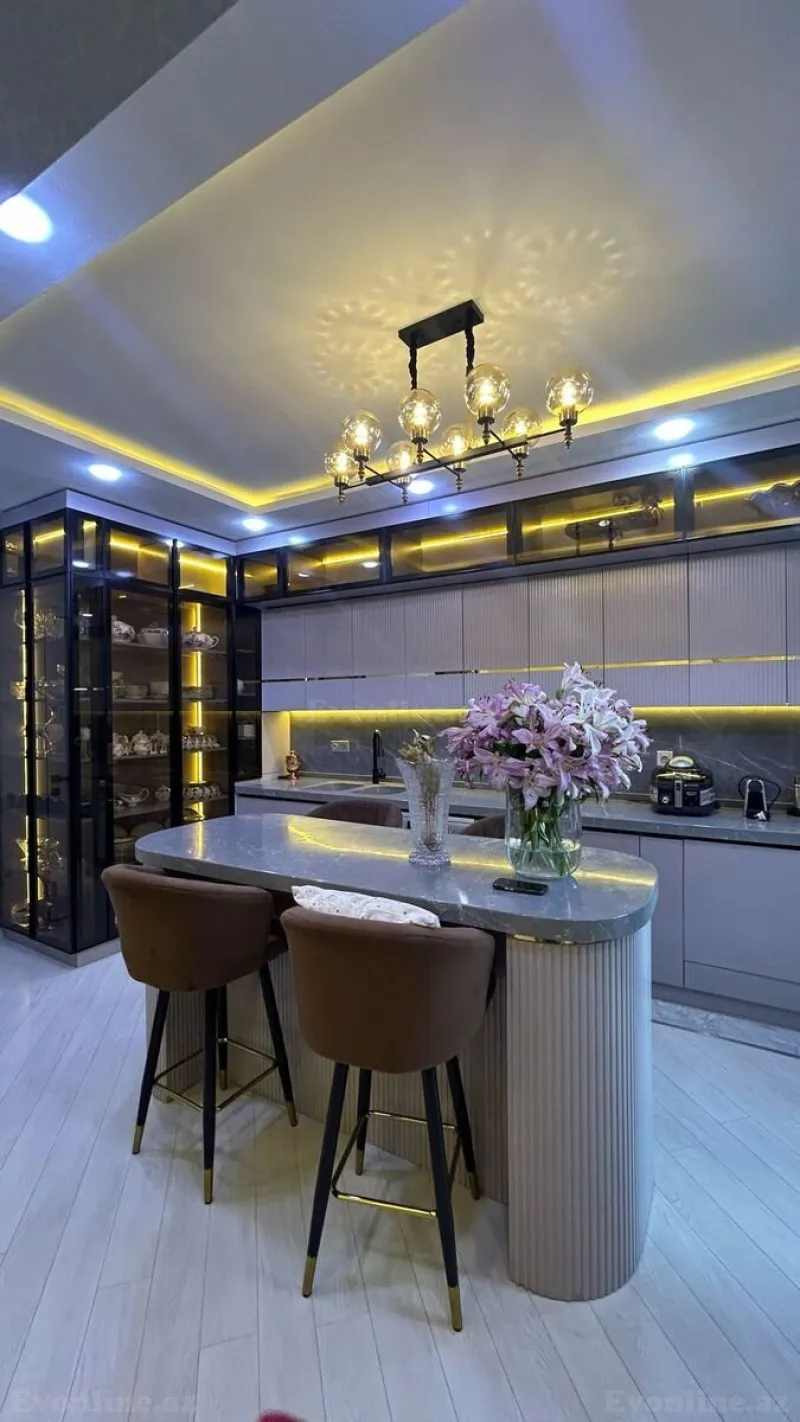 Kirayə verilir 3 otaqlı Mənzil Yeni tikili 200 m² Gənclik m. - şəkil 3